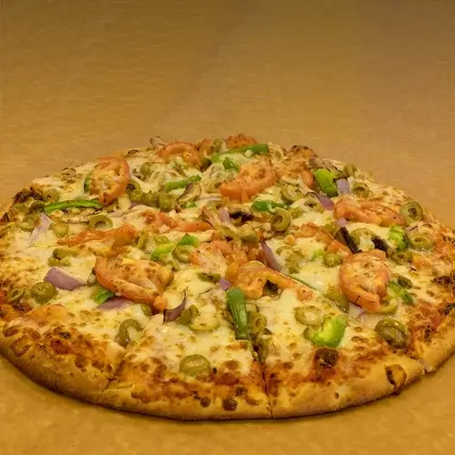 P2. Veggie Pizza (Vegetarian)